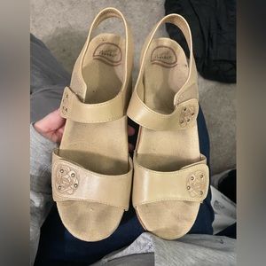Dansko womens wedges